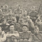 Святослав Сергеевич Лавров. Первый справа в нижнем ряду. 1945